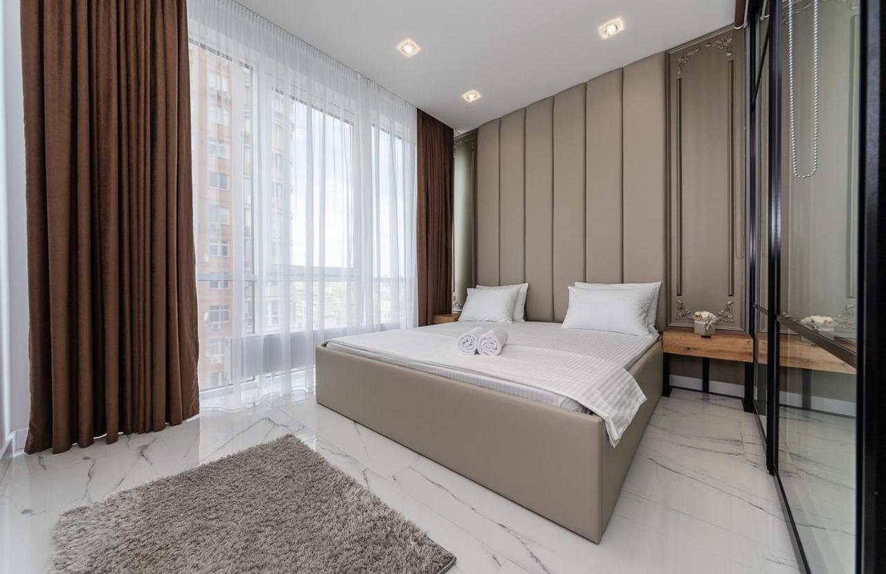 Fashionable Apartments. Smartplaza Metro Minskaya. Obolon Kyiv Exterior foto